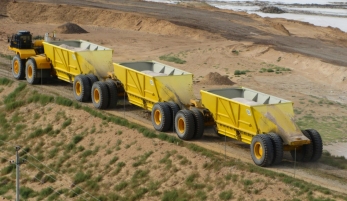 Многозвенный самосвальный автопоезд Caterpillar